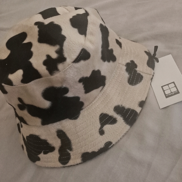 INSIGHT faux fur cowprint bucket hat NWT - Picture 6 of 10